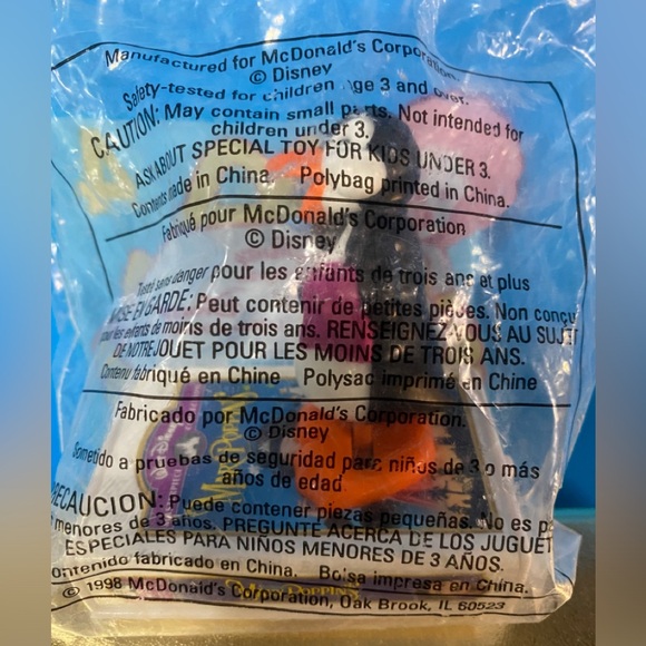WALT DISNEY MARY POPPINS VTG 1998 McDONALDS HAPPY MEAL TOY #4 VIDEO FAVORITES 3” - Picture 8 of 9